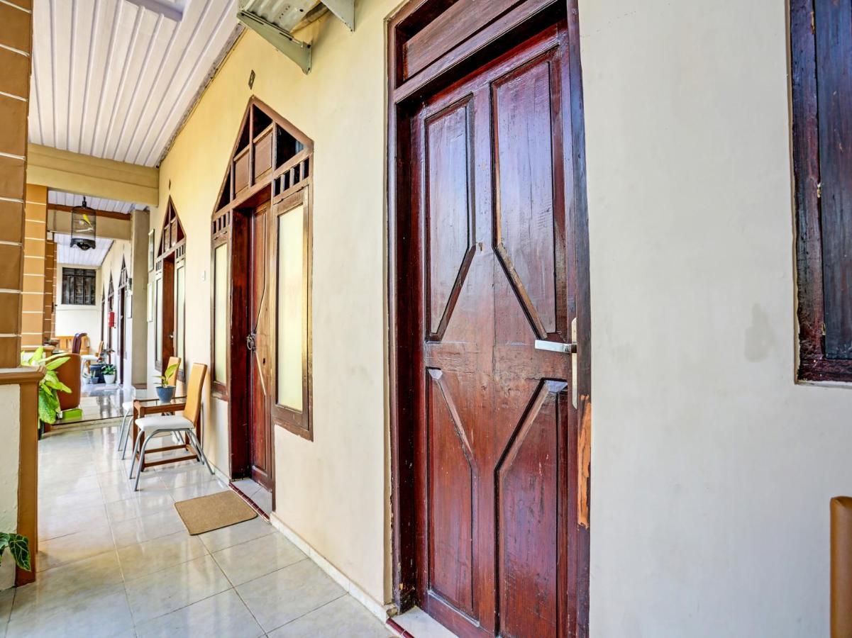 Oyo 91261 Cita Suraya Homestay Banyuwangi  Kültér fotó