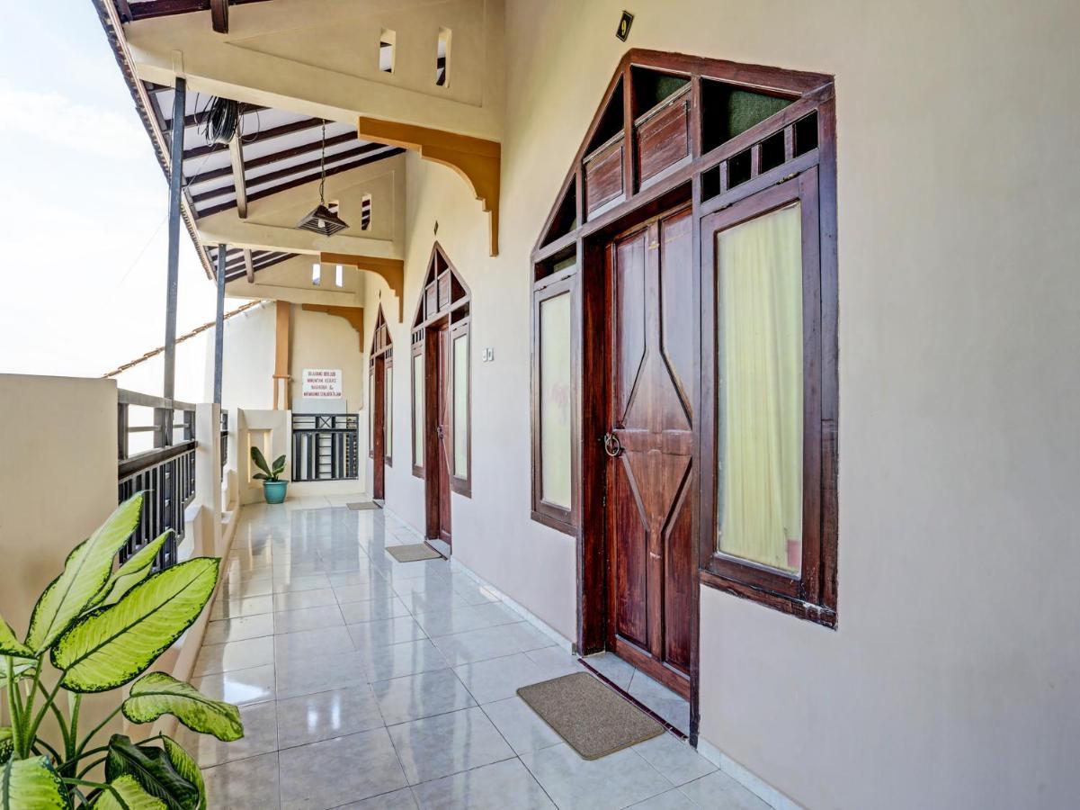 Oyo 91261 Cita Suraya Homestay Banyuwangi  Kültér fotó