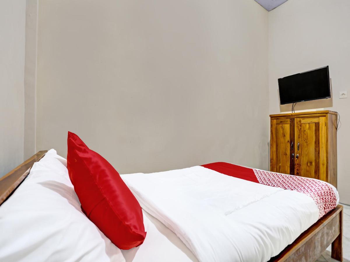 Oyo 91261 Cita Suraya Homestay Banyuwangi  Kültér fotó