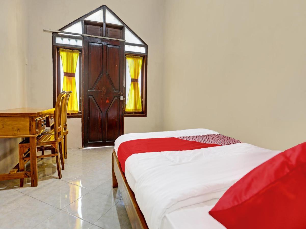 Oyo 91261 Cita Suraya Homestay Banyuwangi  Kültér fotó
