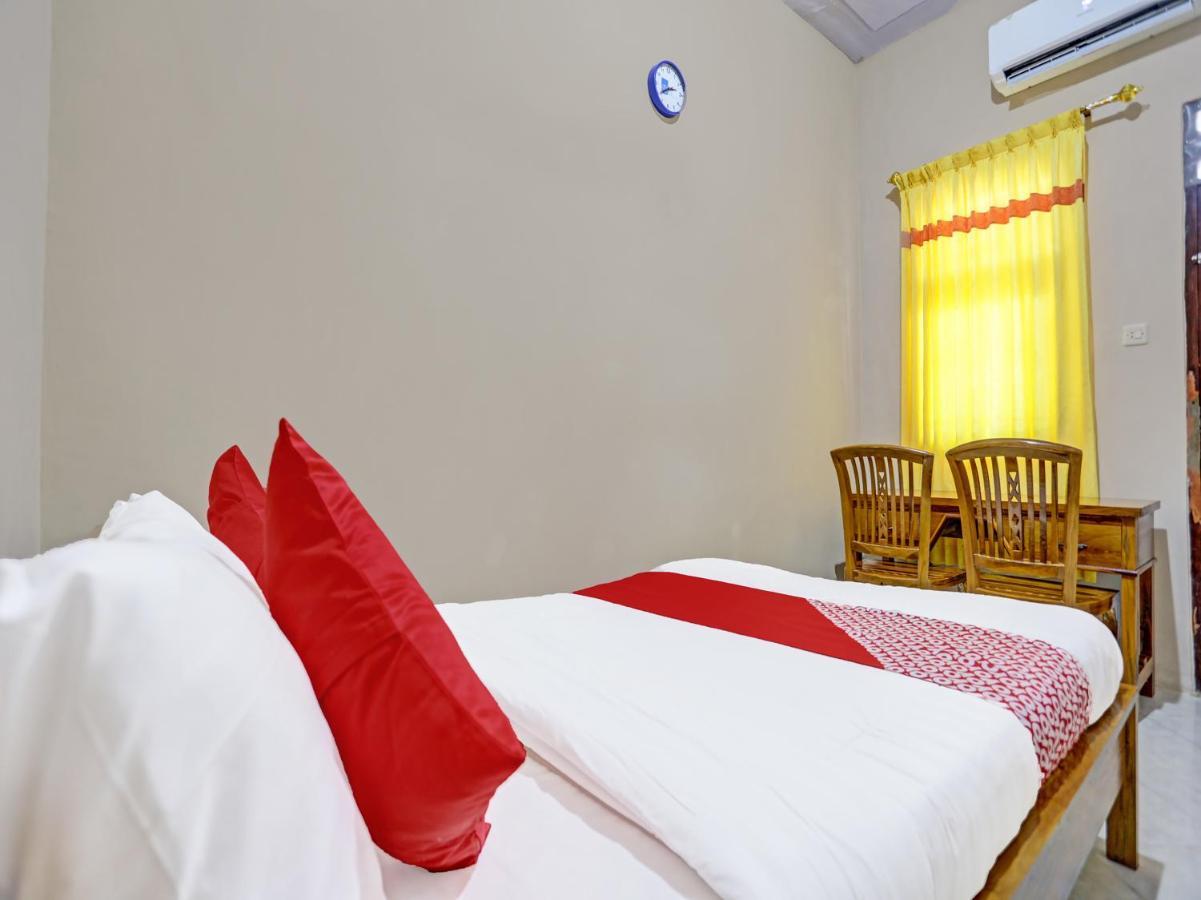 Oyo 91261 Cita Suraya Homestay Banyuwangi  Kültér fotó