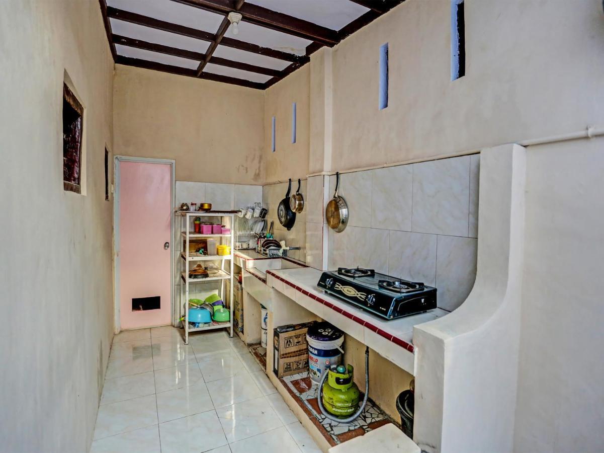 Oyo 91261 Cita Suraya Homestay Banyuwangi  Kültér fotó