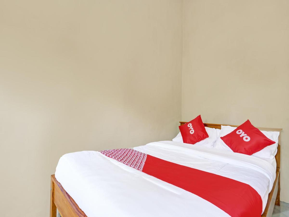 Oyo 91261 Cita Suraya Homestay Banyuwangi  Kültér fotó