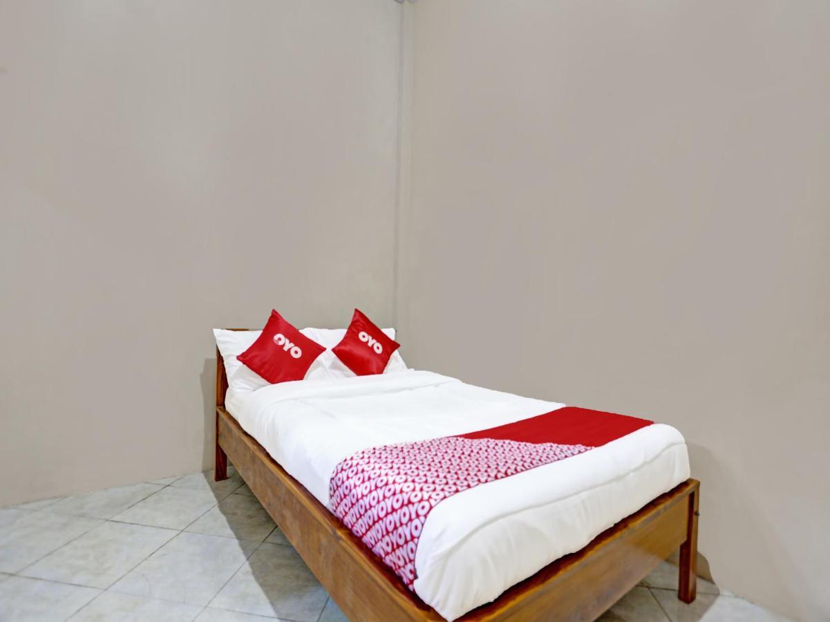 Oyo 91261 Cita Suraya Homestay Banyuwangi  Kültér fotó